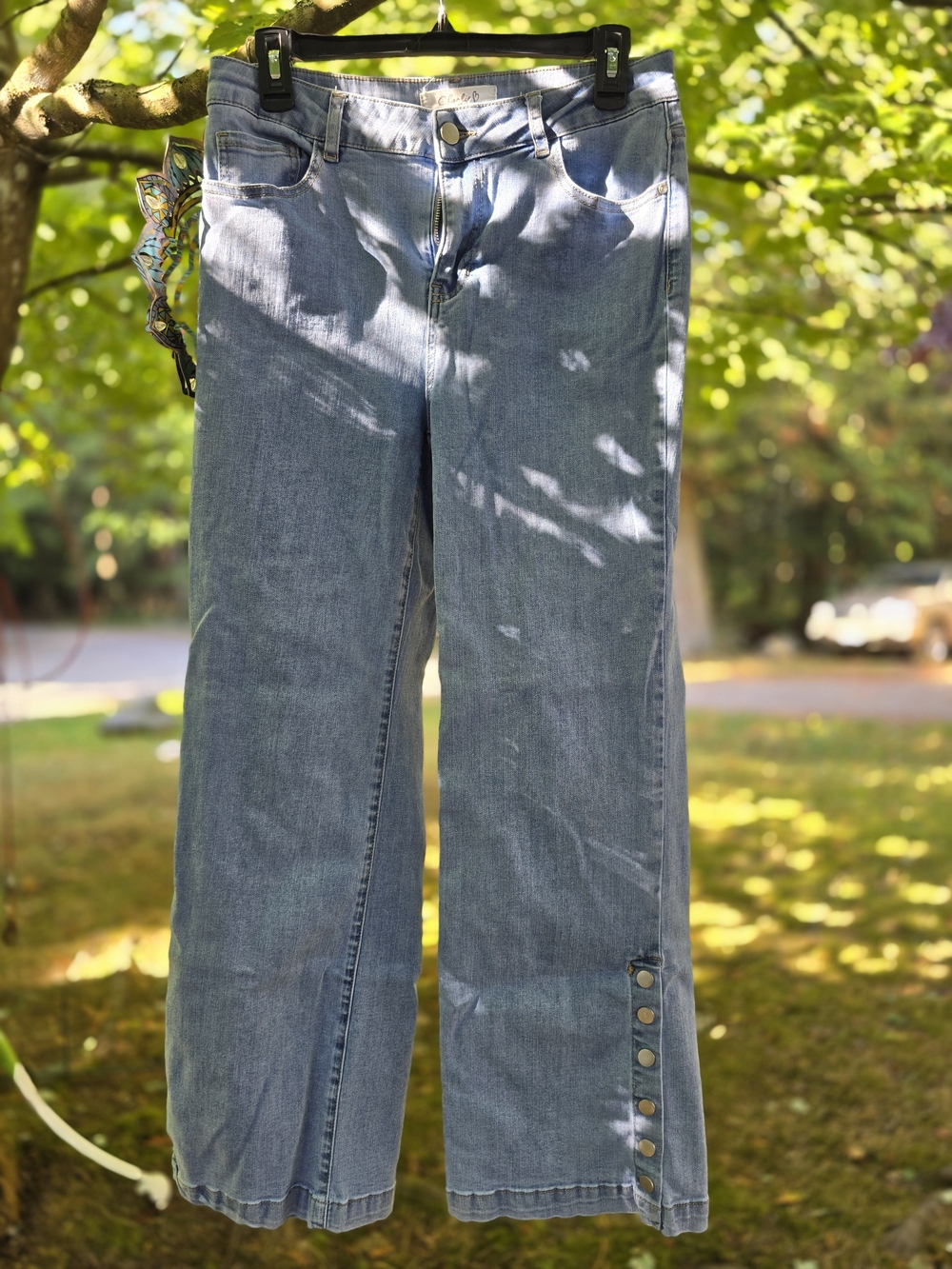CHARLIE B Light Blue Wide-Leg Button-Hem Jeans